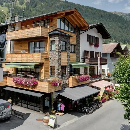 Pete - Private - Alpine Boutique Hotel Sankt Anton am Arlberg